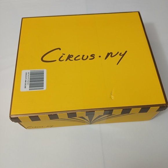 Elegant Cream Mules by Cleres M - Picture 9 of 11